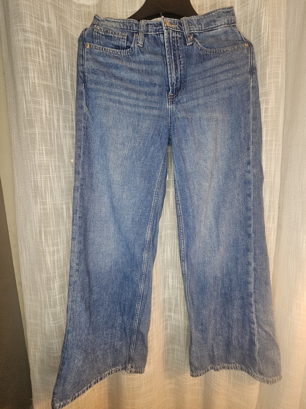 GAP Women's Wide-Leg Jeans in Medium Blue Wash